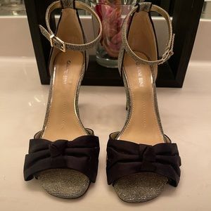 Gianni Bini Prysillaa Gold and Black Heels